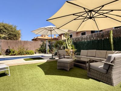 Doppelhaushälfte mit schönem Garten und Swimmingpool zu verkaufen