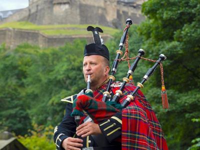 Book a bagpipe player directly — Mallorca: parties, birthdays, weddings, corporate events