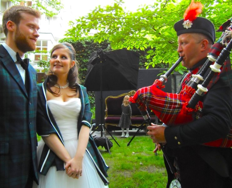 Book a bagpipe player directly — Mallorca: parties, birthdays, weddings, corporate events