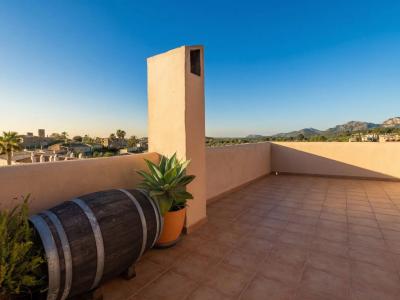 Duplex-Reihenhaus in Calvià mit Terrasse und Garage