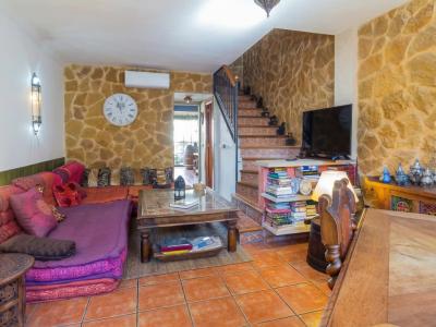 Duplex-Reihenhaus in Calvià mit Terrasse und Garage