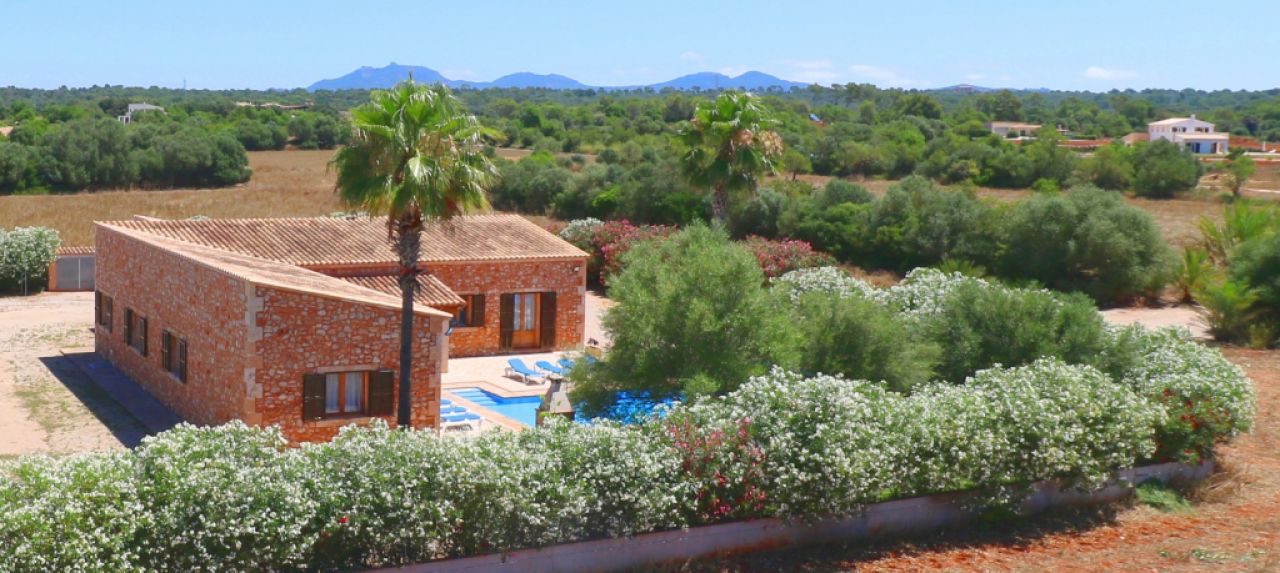 Ebenerdige Finca b is zu 8 Personen mit Pool bei Campos -- F 35 FZ