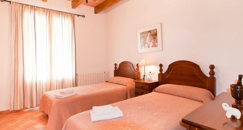 Ebenerdige Finca b is zu 8 Personen mit Pool bei Campos -- F 35 FZ