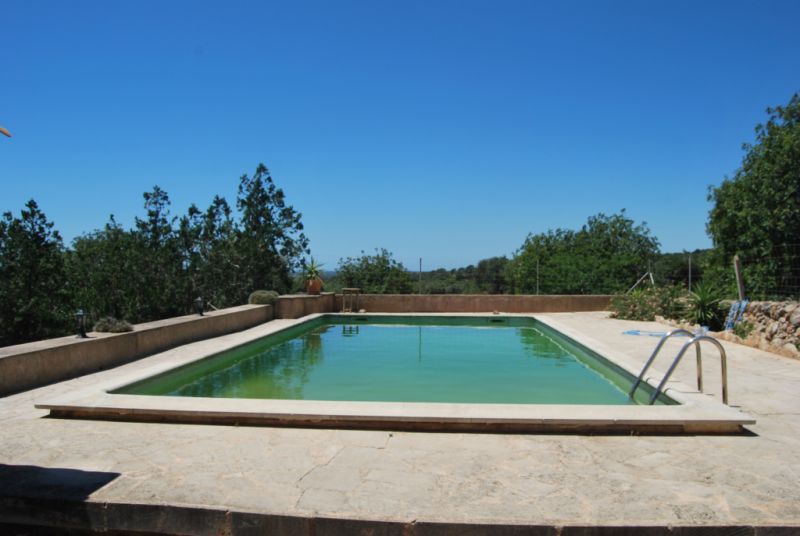 Single-storey finca with 4 bedrooms, unfurnished, pool, fireplace near Alqueria Blanca-Santanyi ---F