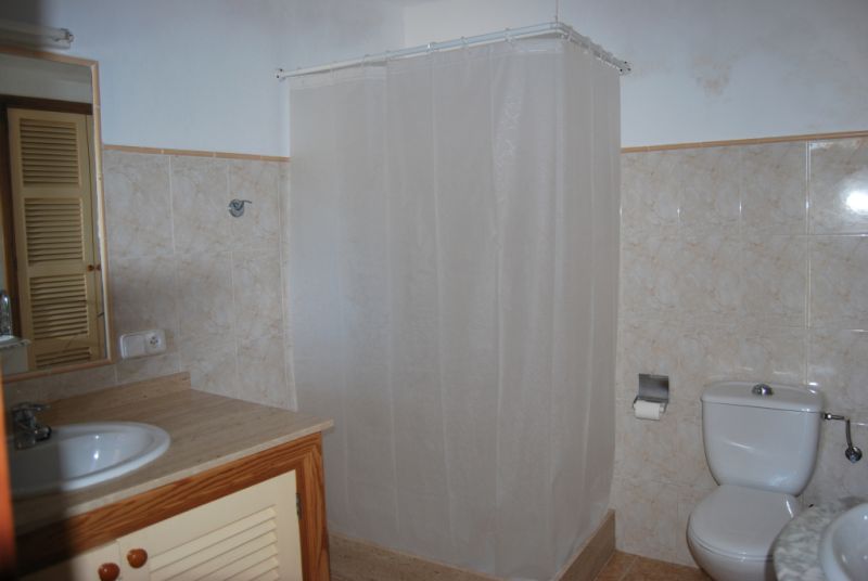 Single-storey finca with 4 bedrooms, unfurnished, pool, fireplace near Alqueria Blanca-Santanyi ---F