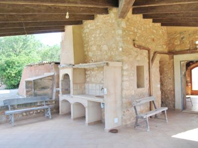 Single-storey finca with 4 bedrooms, unfurnished, pool, fireplace near Alqueria Blanca-Santanyi ---F