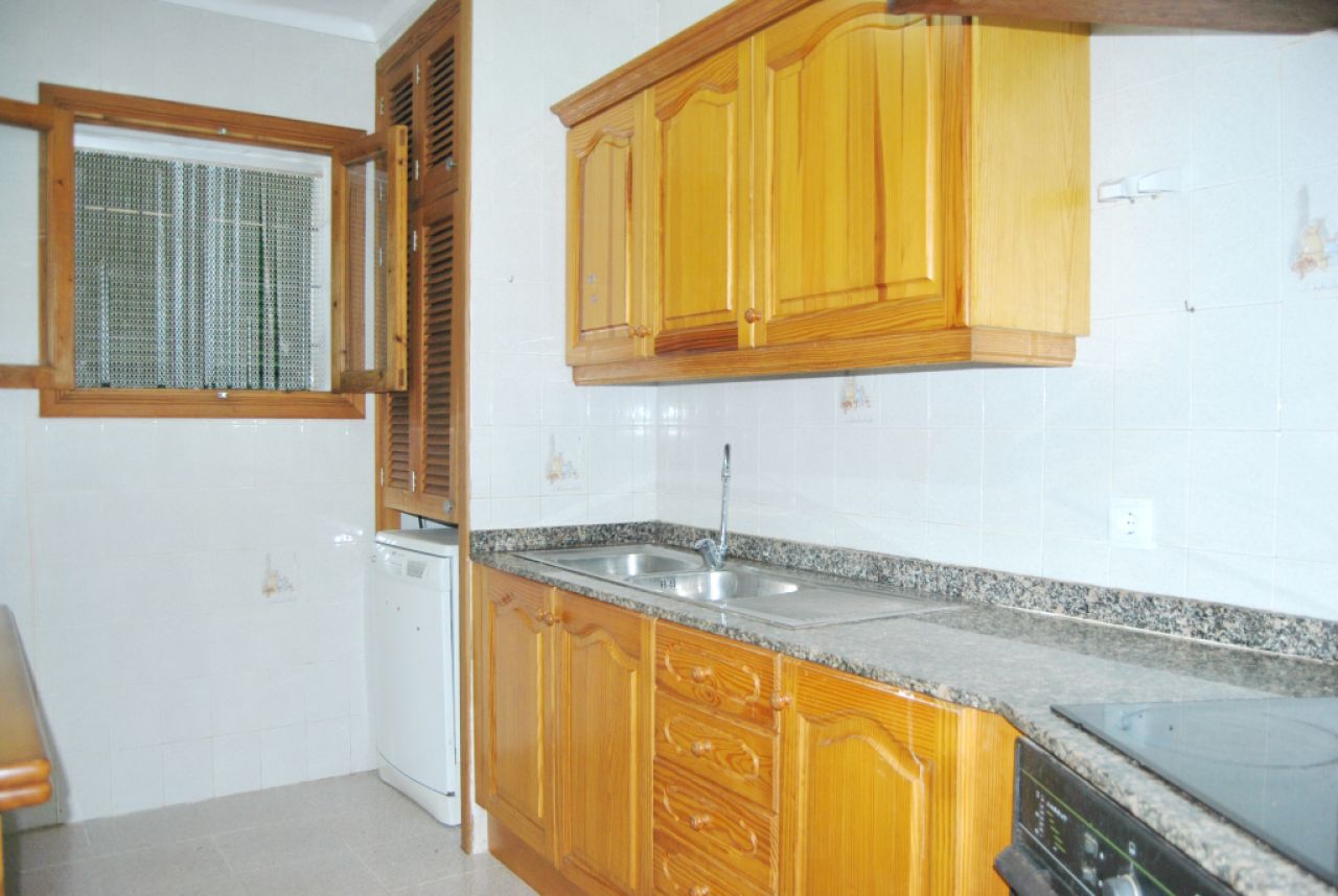 Single-storey finca with 4 bedrooms, unfurnished, pool, fireplace near Alqueria Blanca-Santanyi ---F