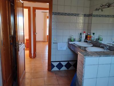 Ebenerdige Finca mit Garage, Pool und traumhaftem Ausblick - Campos - Santanyi