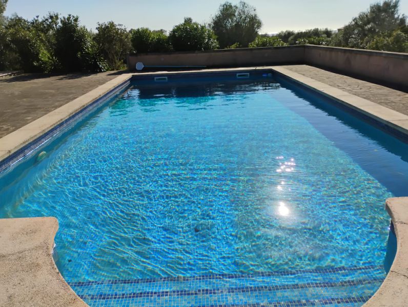 Ebenerdige Finca mit Garage, Pool und traumhaftem Ausblick - Campos - Santanyi