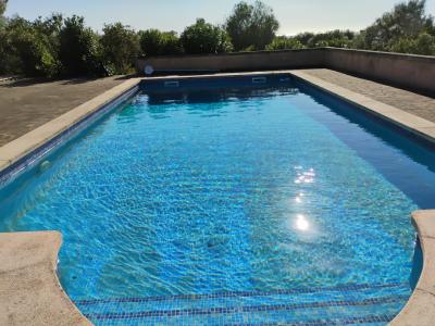 Ebenerdige Finca mit Garage, Pool und traumhaftem Ausblick - Campos - Santanyi