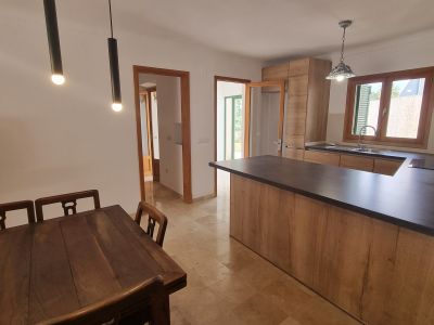 Ebenerdige, sanierte Finca mit Traumausblick am Ortsrand von Cas Concos -- F 56