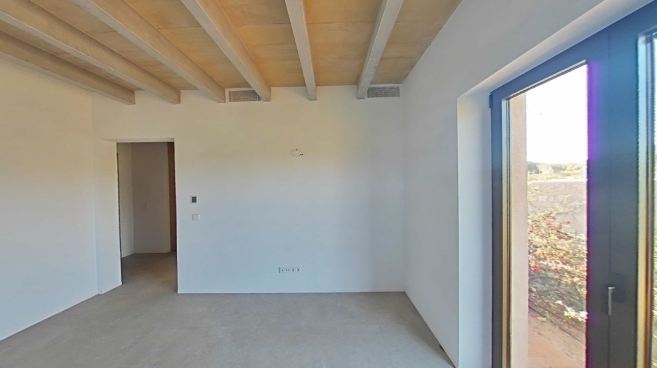 Ebenerdige und unmöblierte Luxusfinca mit allen Extras bei Santanyi- Es LLombards ---  F 150