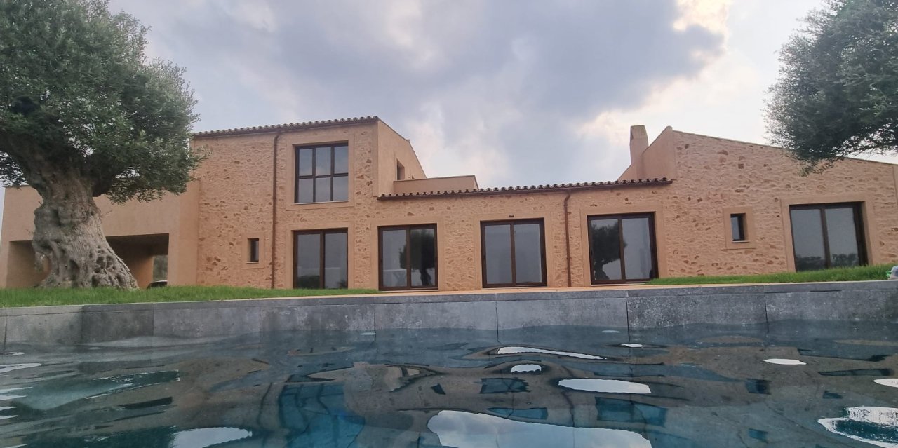 Finca de lujo a nivel y sin amueblar con todas las comodidades cerca de Santanyí - Es Llombards --- F 150