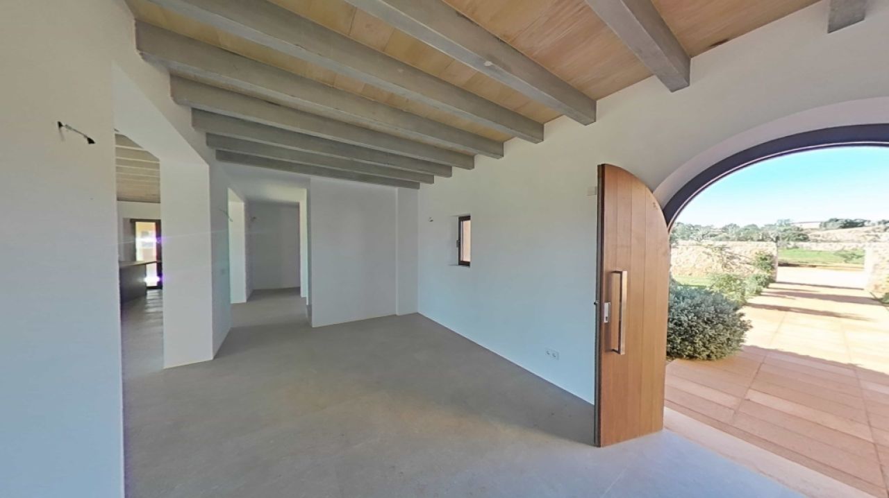 Ebenerdige und unmöblierte Luxusfinca mit allen Extras bei Santanyi- Es LLombards ---  F 150