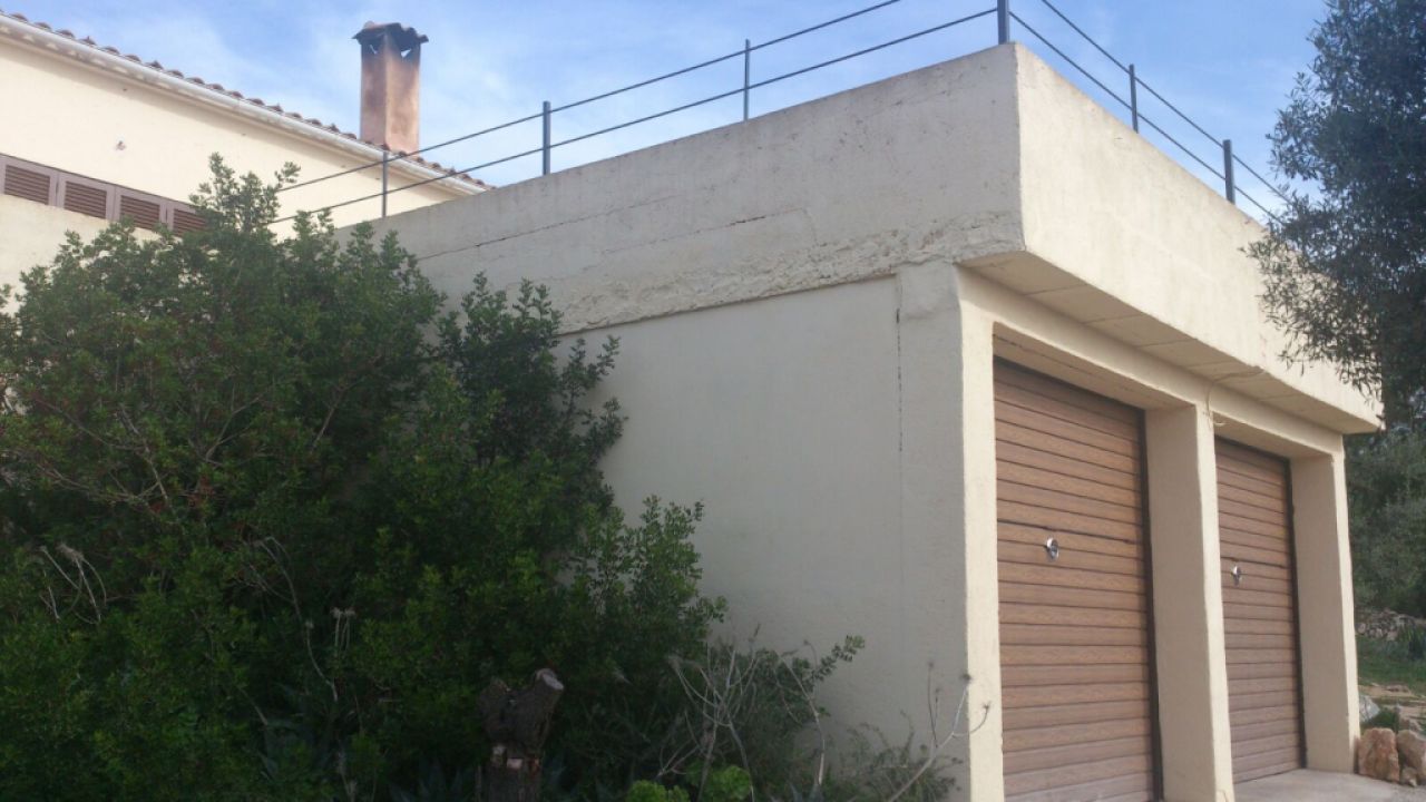 Chale a nivel del suelo con piscina, calefacción y vistas al mar cerca de Son Carrió -- CH 63