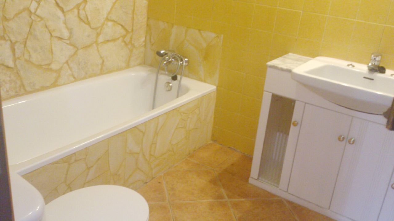 Chale a nivel del suelo con piscina, calefacción y vistas al mar cerca de Son Carrió -- CH 63