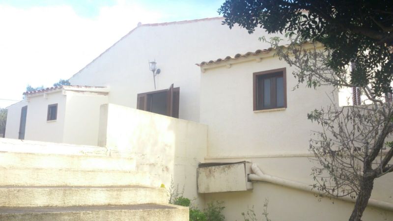 Chale a nivel del suelo con piscina, calefacción y vistas al mar cerca de Son Carrió -- CH 63