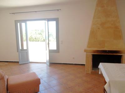 Chale a nivel del suelo con piscina, calefacción y vistas al mar cerca de Son Carrió -- CH 63