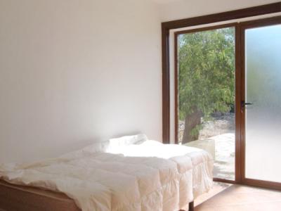 Chale a nivel del suelo con piscina, calefacción y vistas al mar cerca de Son Carrió -- CH 63