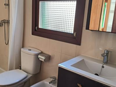 Chalet de una sola planta con jardín, terraza y vistas al mar en Cala Figuera-- CH 48