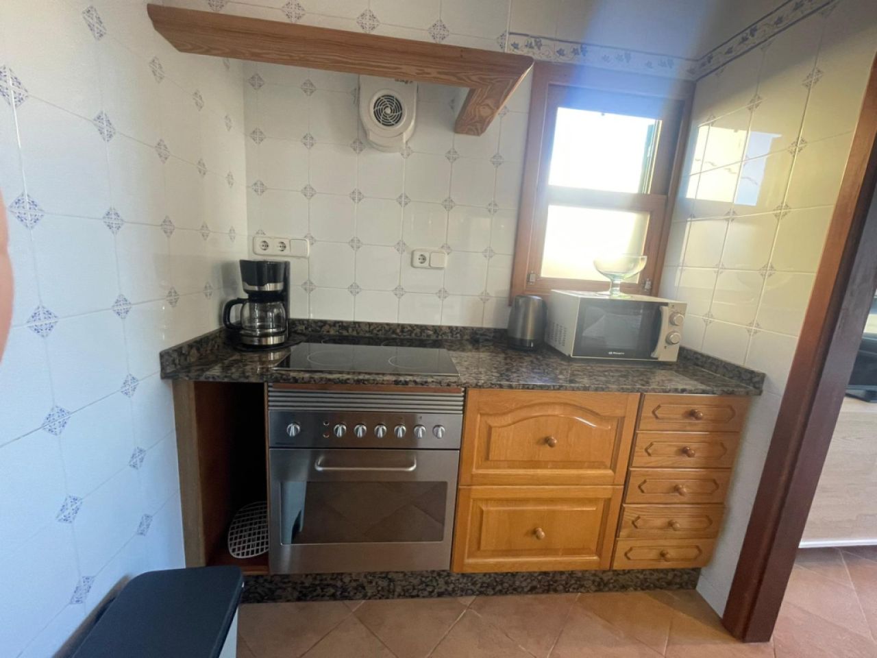 Chalet de una sola planta con jardín, terraza y vistas al mar en Cala Figuera-- CH 48