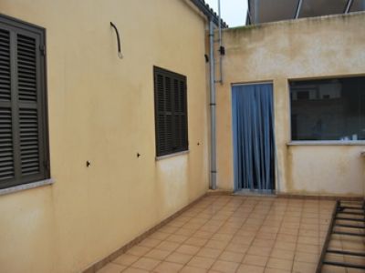 Ebenerdiges Dorfhaus mit Fussbodenheizung und Innenhof in Son Macia -- DH 65a