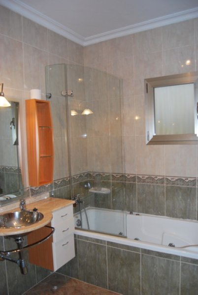 Ebenerdiges Dorfhaus mit Fussbodenheizung und Innenhof in Son Macia -- DH 65a