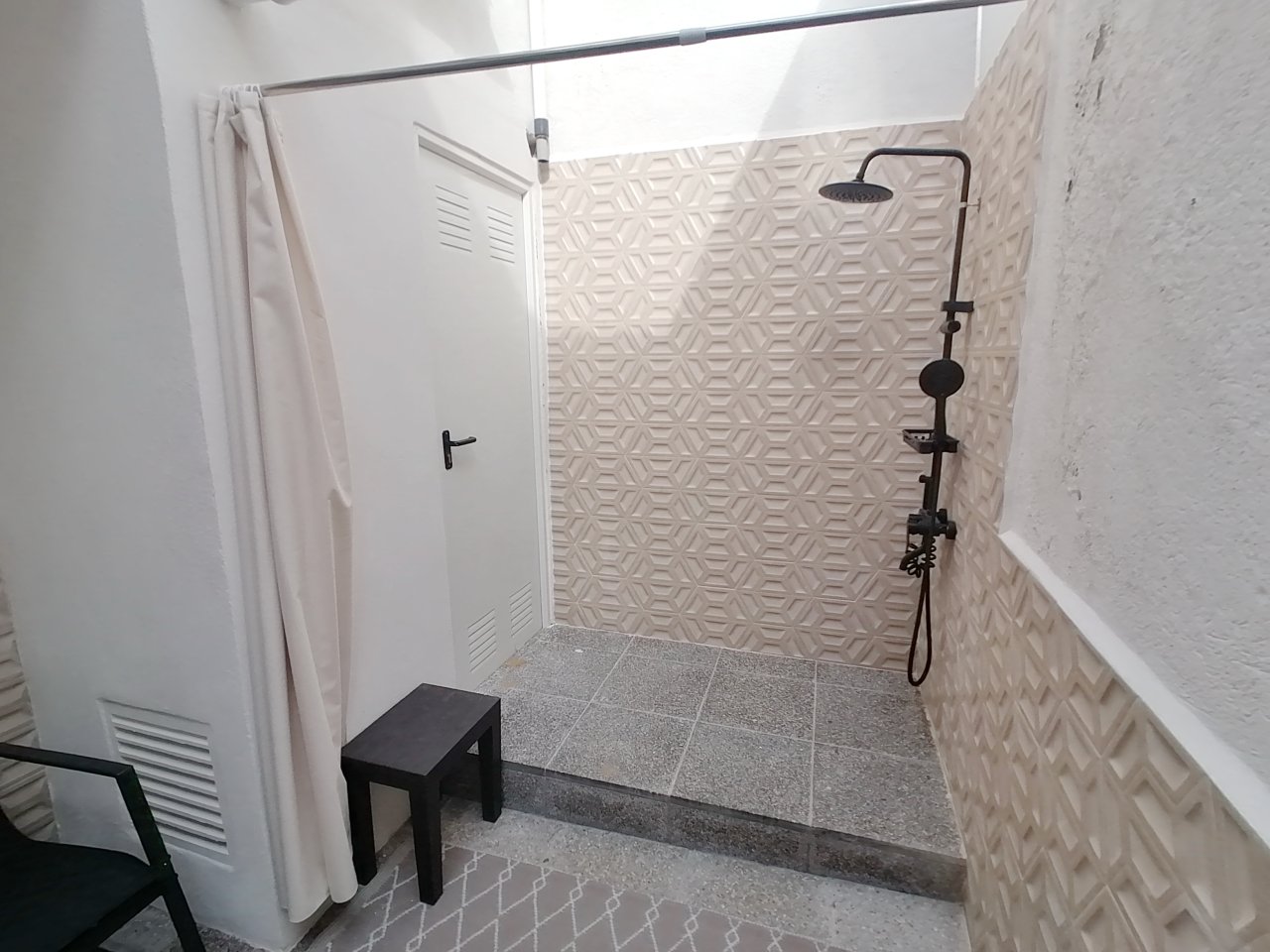 Casa de pueblo a nivel de calle con patio en Porto Cristo -- DH 09