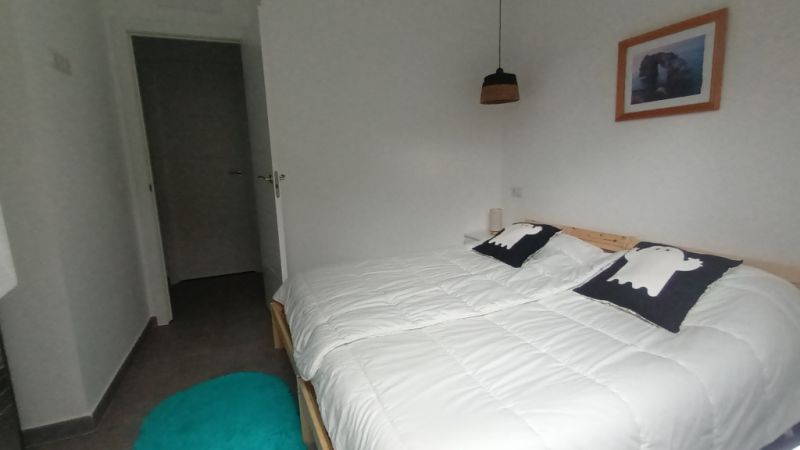 Ebenerdiges und modernes Chalet mit 5 Zimmern in Cala LLombards -- CH 20