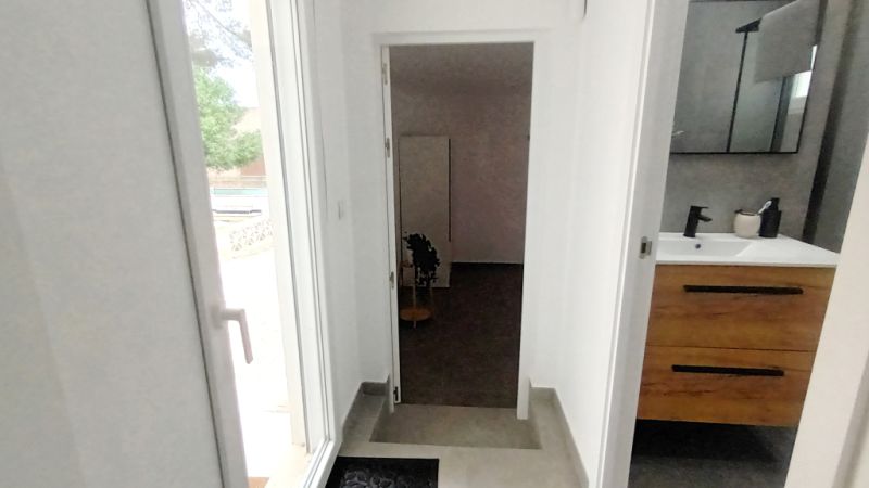 Ebenerdiges und modernes Chalet mit 5 Zimmern in Cala LLombards -- CH 20