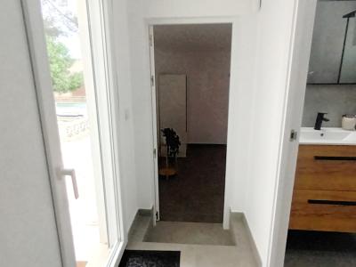 Ebenerdiges und modernes Chalet mit 5 Zimmern in Cala LLombards -- CH 20