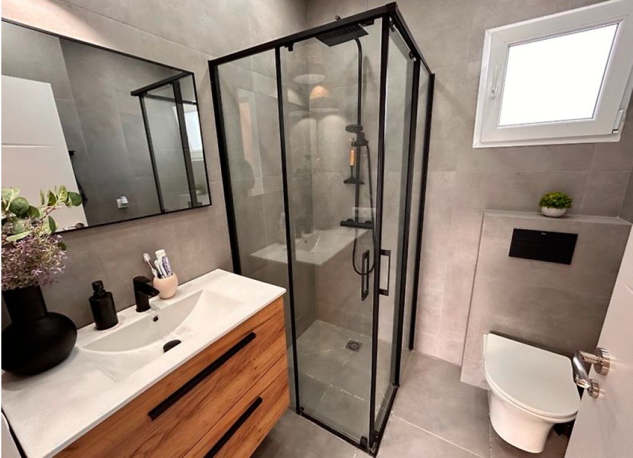 Ebenerdiges und modernes Chalet mit 5 Zimmern in Cala LLombards -- CH 20