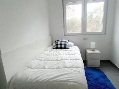 Ebenerdiges und modernes Chalet mit 5 Zimmern in Cala LLombards -- CH 20