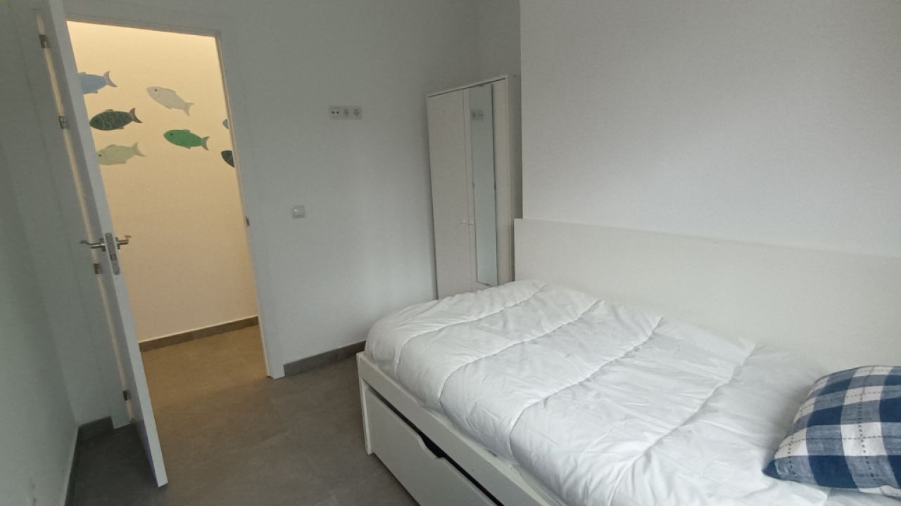 Ebenerdiges und modernes Chalet mit 5 Zimmern in Cala LLombards -- CH 20