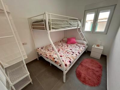 Ebenerdiges und modernes Chalet mit 5 Zimmern in Cala LLombards -- CH 20