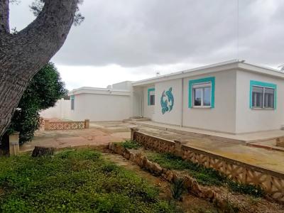 Ebenerdiges und modernes Chalet mit 5 Zimmern in Cala LLombards -- CH 20