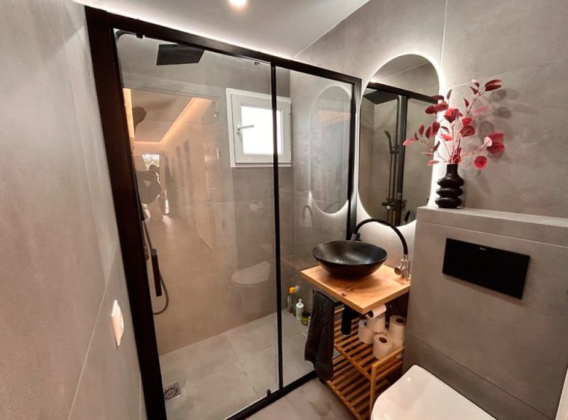 Ebenerdiges und modernes Chalet mit 5 Zimmern in Cala LLombards -- CH 20