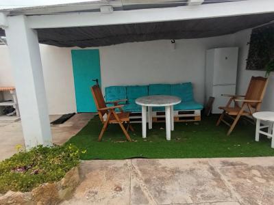 Ebenerdiges und modernes Chalet mit 5 Zimmern in Cala LLombards -- CH 20