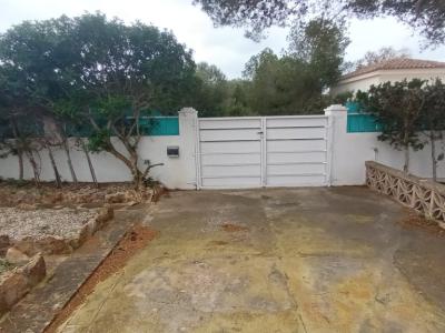 Ebenerdiges und modernes Chalet mit 5 Zimmern in Cala LLombards -- CH 20