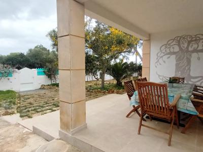 Ebenerdiges und modernes Chalet mit 5 Zimmern in Cala LLombards -- CH 20
