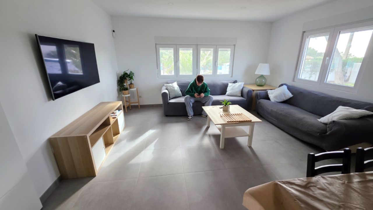 Ebenerdiges und modernes Chalet mit 5 Zimmern in Cala LLombards -- CH 20