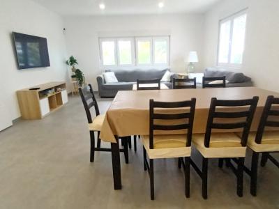 Ebenerdiges und modernes Chalet mit 5 Zimmern in Cala LLombards -- CH 20