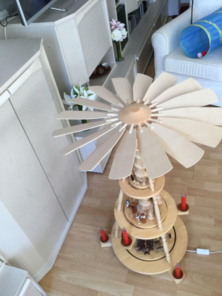 Echte erzgebirgische Weihnachtspyramide, 90 cm Hoch