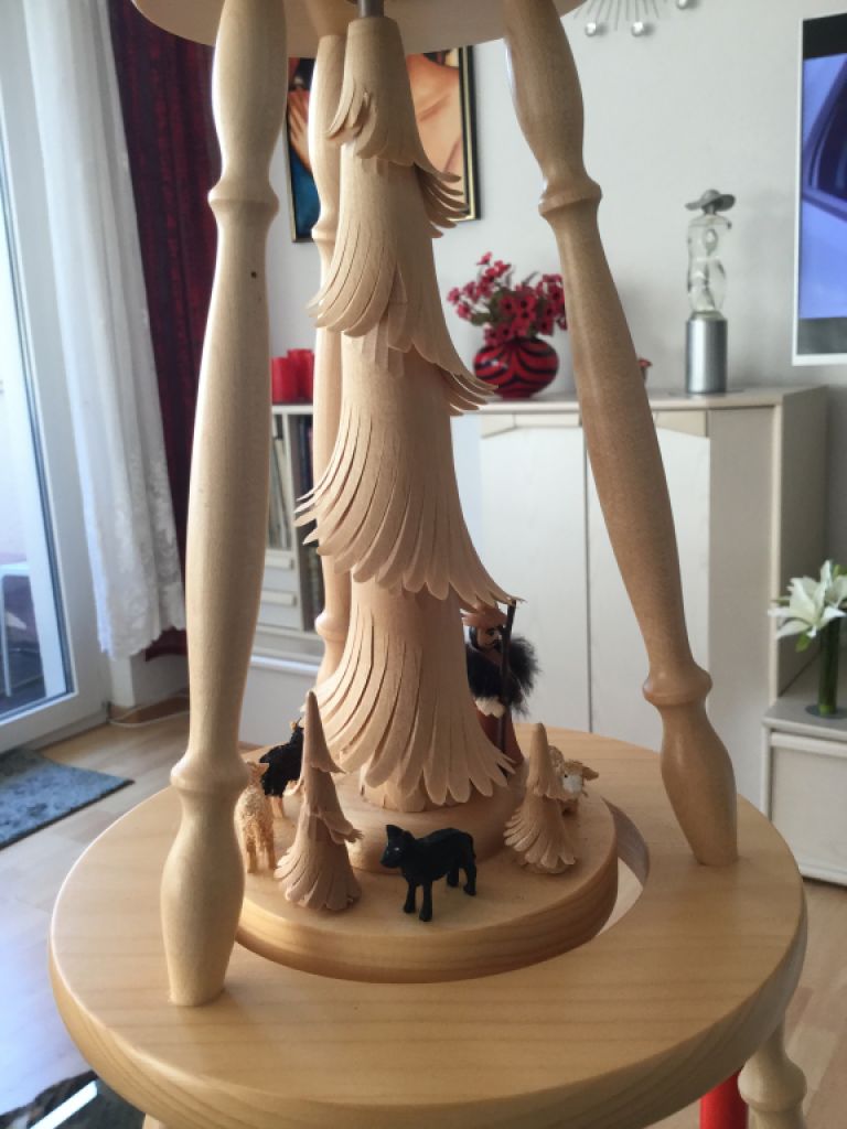 Echte erzgebirgische Weihnachtspyramide, 90 cm Hoch