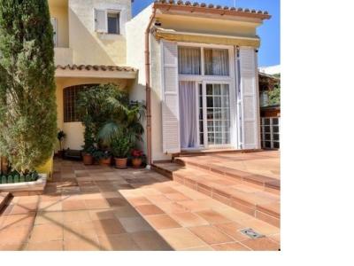 Corner terraced house in Bendinat