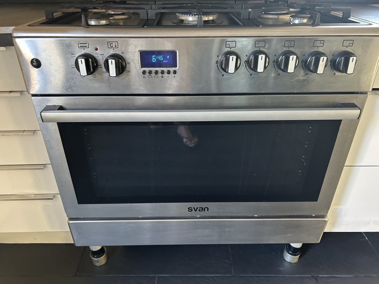 Edelstahl Gasherd / Backofen elektrisch 90 cm breit mit Grillspieß - Top Zustand