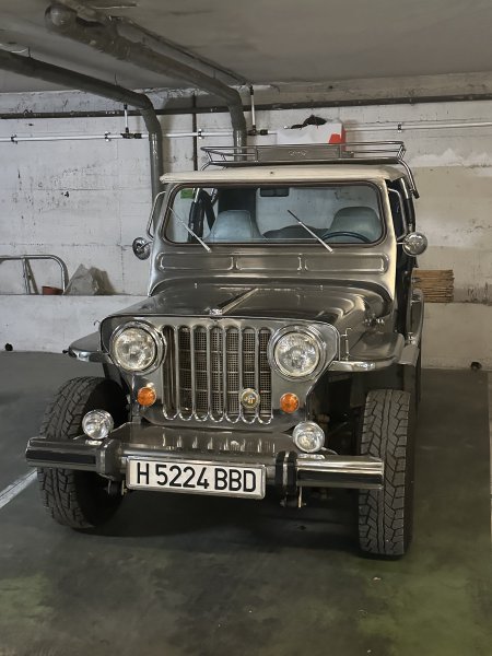Edelstahl WillyS Jeep Oldtimer / Standort Port Andratx