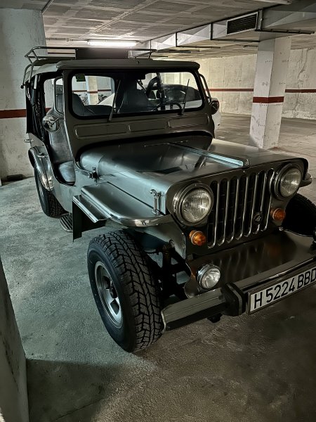 Edelstahl WillyS Jeep Oldtimer / Standort Port Andratx
