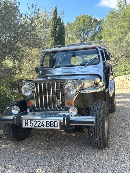 Edelstahl WillyS Jeep Oldtimer / Standort Port Andratx