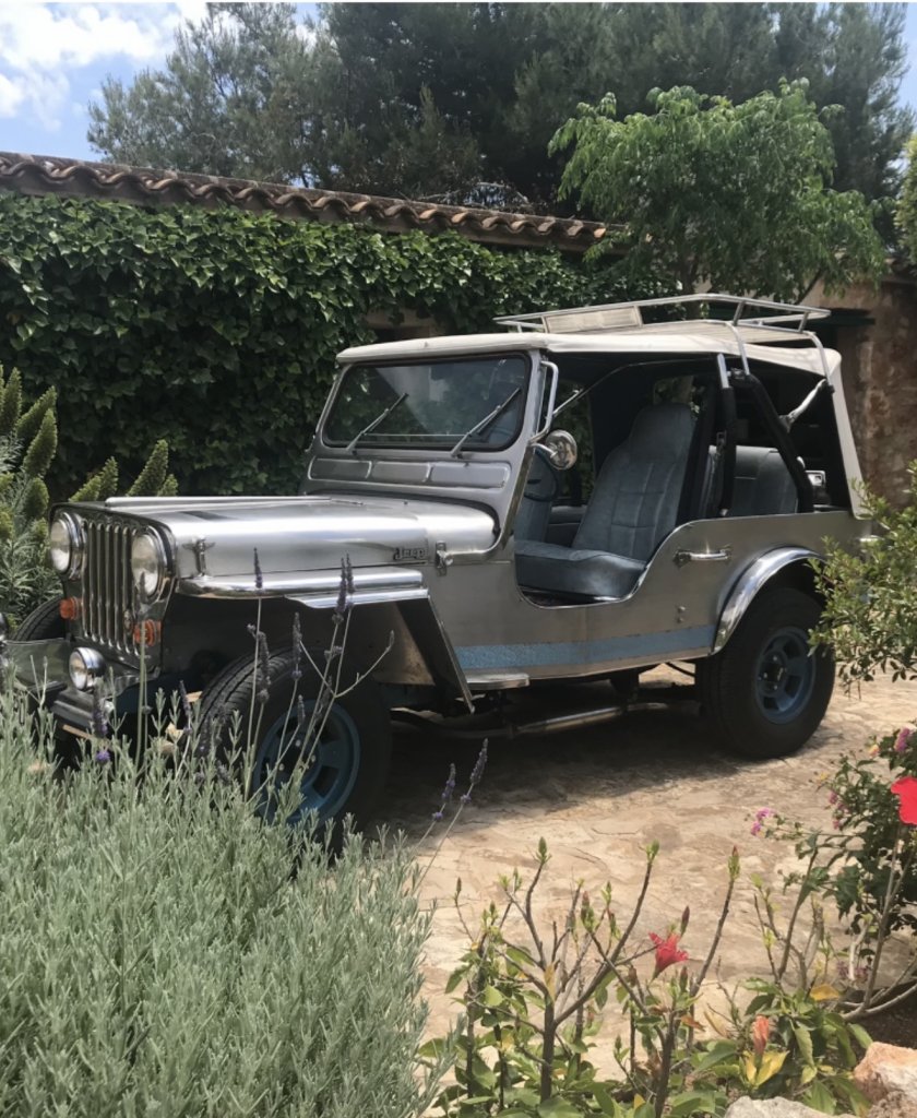 Edelstahl WillyS Jeep Oldtimer / Standort Port Andratx